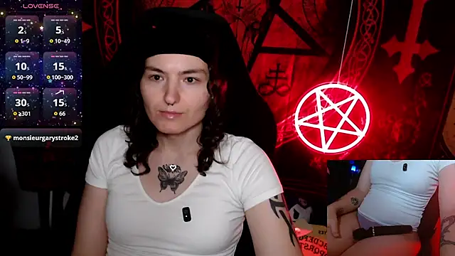 Snapshot of BrandiWRLD_999 chatting on October 2025 09:45:02 PM BrandiWRLD 999 online show from October 2025 09:45:02 PM