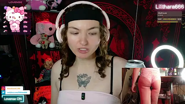 Snapshot of BrandiWRLD_999 chatting on December 2025 08:25:01 PM BrandiWRLD 999 online show from December 2025 08:25:01 PM