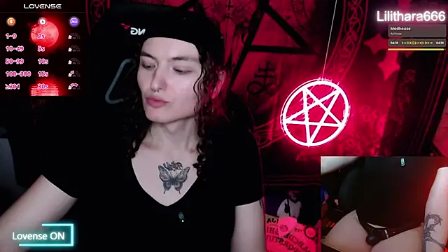 Snapshot of BrandiWRLD_999 chatting on October 2025 01:37:02 AM BrandiWRLD 999 online show from October 2025 01:37:02 AM