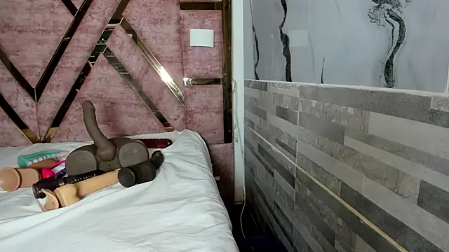 tifany bigdick online show from November 2025 07:03:01 PM