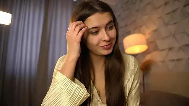 elisa moon online show from February 2026 10:11:01 AM