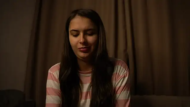 elisa moon online show from December 2025 03:14:02 PM