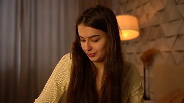 elisa moon online show from February 2026 09:42:01 AM