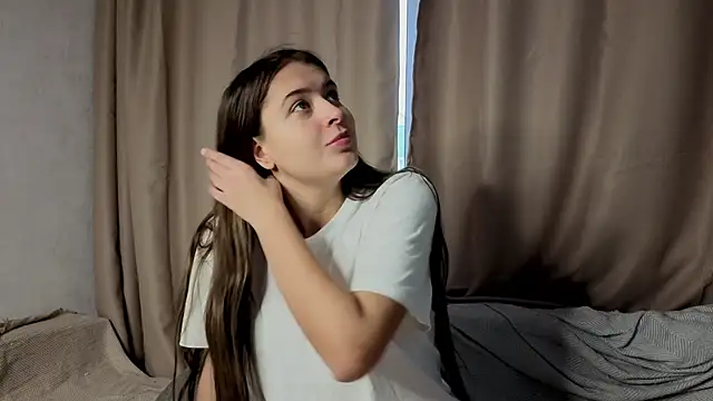 elisa moon online show from November 2025 08:50:01 AM