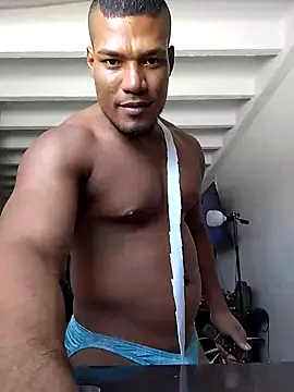 MaximoHotCumx online show from February 2025 06:43:01 PM