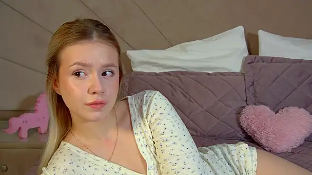 MilanaBalmain online show from March 2026 04:38:02 AM