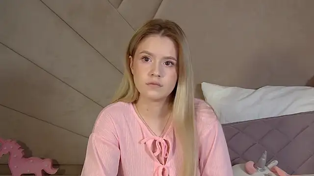 MilanaBalmain online show from March 2026 04:39:01 PM