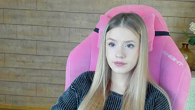 MilanaBalmain online show from October 2025 04:25:02 AM