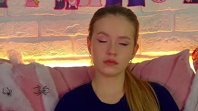 MilanaBalmain online show from November 2025 08:19:02 AM