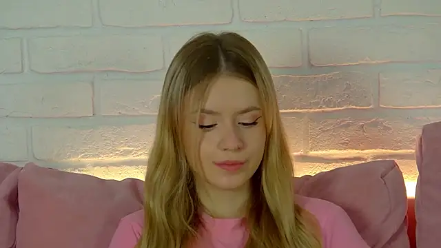 MilanaBalmain online show from September 2025 04:06:01 AM