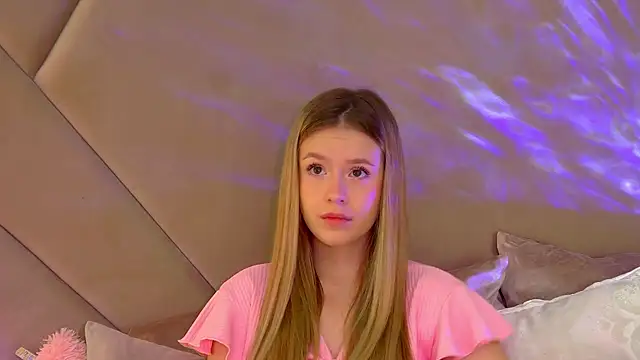 MilanaBalmain online show from September 2025 04:29:01 AM