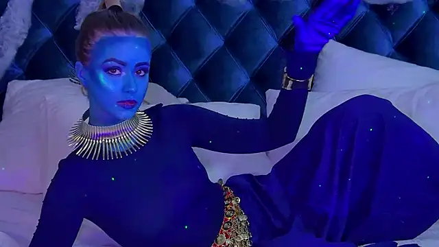 MilanaBalmain online show from October 2025 05:12:01 PM