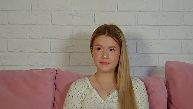 MilanaBalmain online show from April 2026 04:22:02 PM