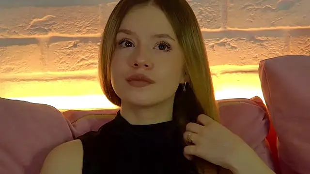 MilanaBalmain online show from December 2025 04:46:02 AM