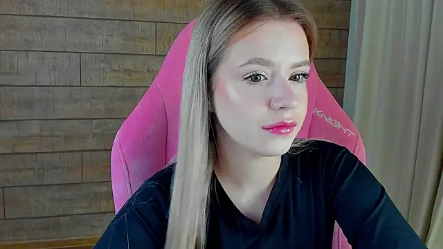 MilanaBalmain online show from March 2026 04:14:01 AM