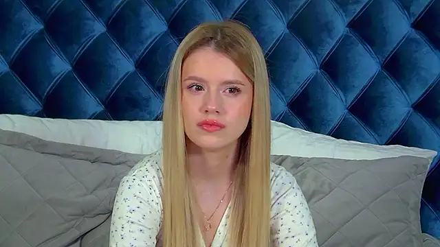 MilanaBalmain online show from March 2026 04:40:01 AM