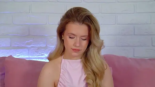 MilanaBalmain online show from April 2026 04:20:02 AM