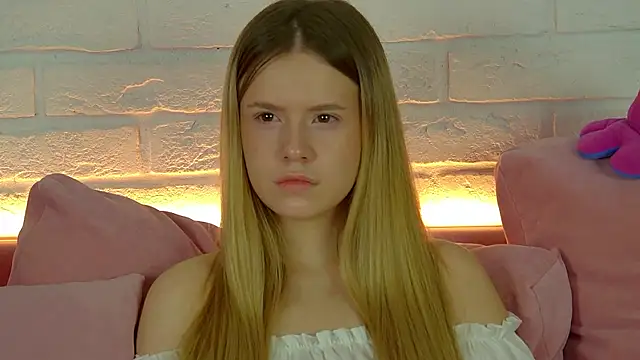 MilanaBalmain online show from December 2025 04:58:02 AM