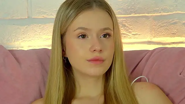 MilanaBalmain online show from September 2025 04:09:02 PM