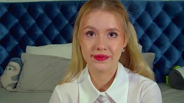 MilanaBalmain online show from March 2026 04:52:01 AM