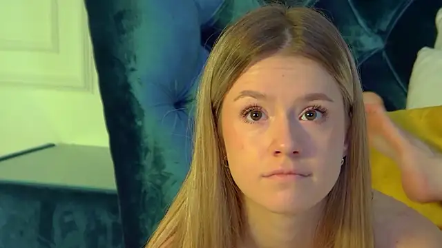 MilanaBalmain online show from October 2025 04:35:01 AM