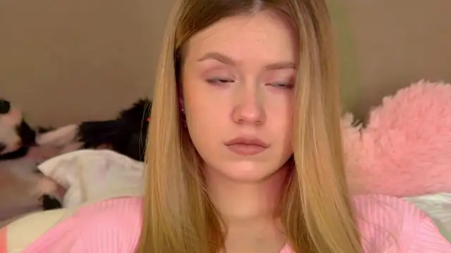 MilanaBalmain online show from October 2025 04:35:02 AM