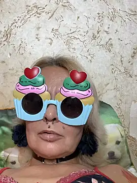 Gardener of Illusions online show from June 2026 02:50:01 AM