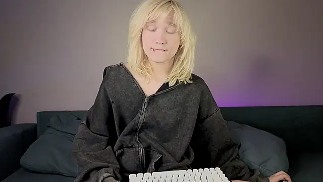 Gregory Byyrd online show from November 2025 09:30:01 PM