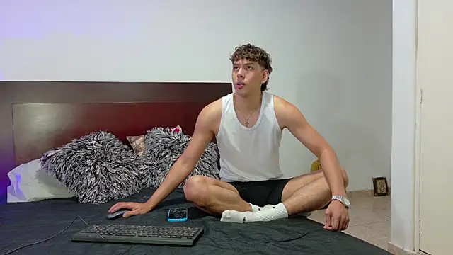 zackmontieel online show from June 2026 11:49:01 PM