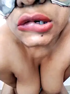 Snapshot of Zaraangle chatting on November 2025 04:00:02 AM Zaraangle online show from November 2025 04:00:02 AM