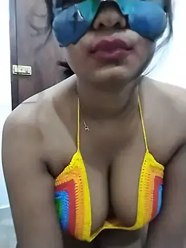 Snapshot of Zaraangle chatting on July 2026 05:23:01 PM Zaraangle online show from July 2026 05:23:01 PM