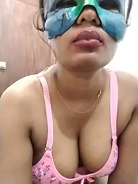 Snapshot of Zaraangle chatting on July 2026 05:52:01 PM Zaraangle online show from July 2026 05:52:01 PM