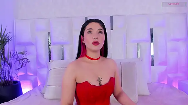 im nika  online show from November 2025 01:44:02 PM