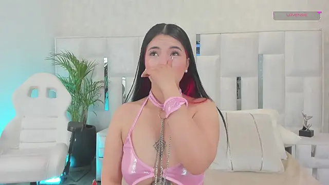 im nika  online show from September 2025 01:22:01 PM