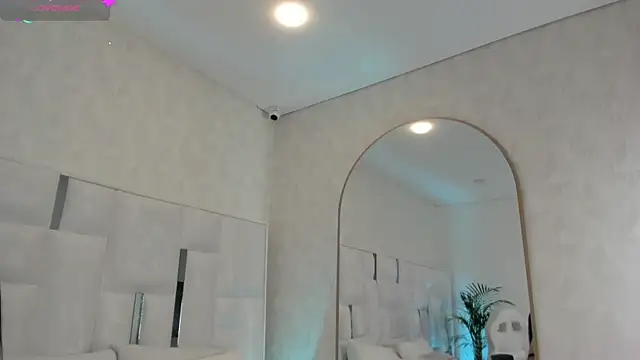 im nika  online show from September 2025 04:46:02 PM