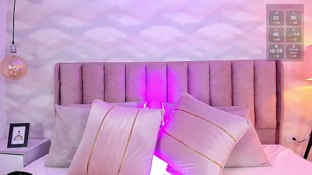 im nika  online show from March 2025 12:33:02 PM