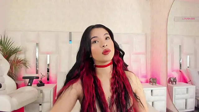 im nika  online show from October 2025 12:26:02 PM