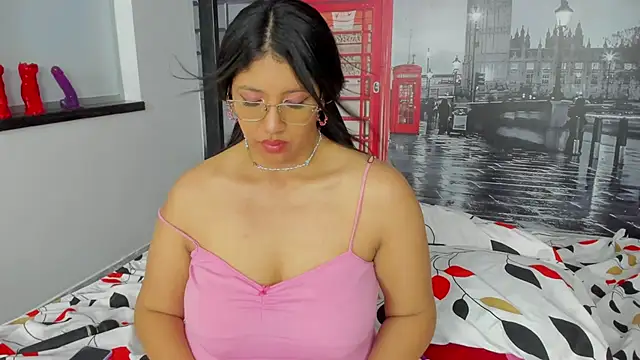 Snapshot of estrella_bigboobs14 chatting on March 2025 06:24:02 PM estrella bigboobs14 online show from March 2025 06:24:02 PM