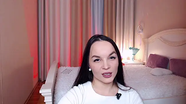 Avylew online show from December 2025 09:07:02 PM