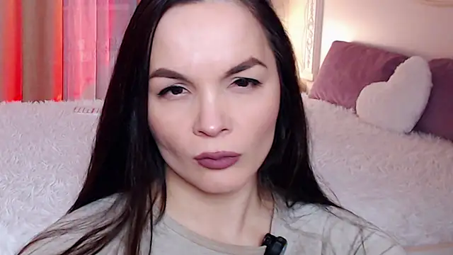 Avylew online show from December 2025 07:40:02 PM