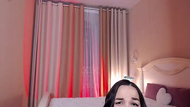 Avylew online show from December 2025 07:47:02 PM