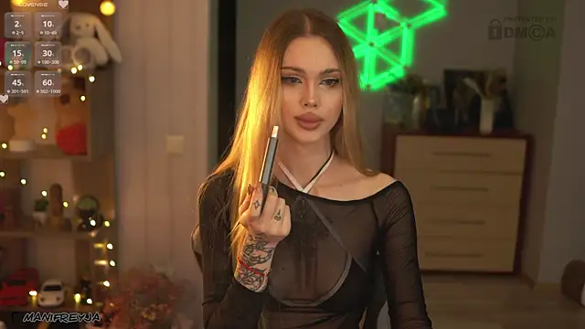 ManiFreyja online show from October 2025 09:13:01 PM