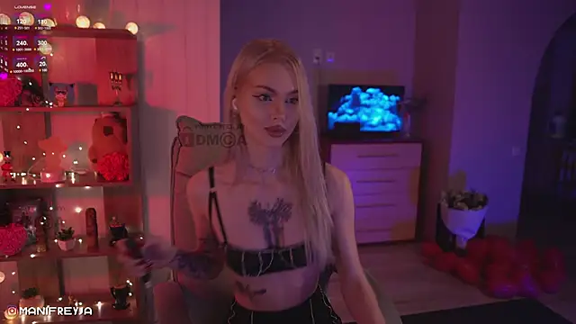 ManiFreyja online show from March 2025 08:20:02 PM