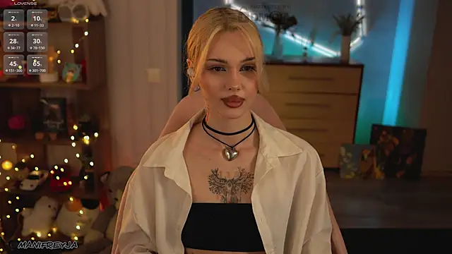 ManiFreyja online show from April 2026 07:58:02 PM