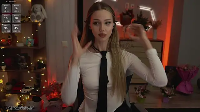 ManiFreyja online show from December 2025 06:31:02 PM