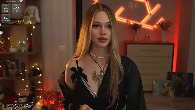 ManiFreyja online show from November 2025 08:53:02 PM