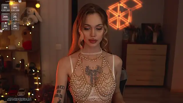 ManiFreyja online show from October 2025 10:43:02 PM