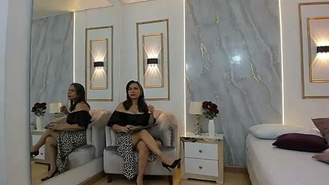 AmandaMartinez  online show from September 2025 02:41:02 PM