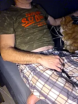 Snapshot of Crosss-23cm chatting on December 2025 06:24:01 PM Crosss-23cm online show from December 2025 06:24:01 PM