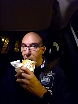 Snapshot of Crosss-23cm chatting on November 2025 08:46:01 PM Crosss-23cm online show from November 2025 08:46:01 PM